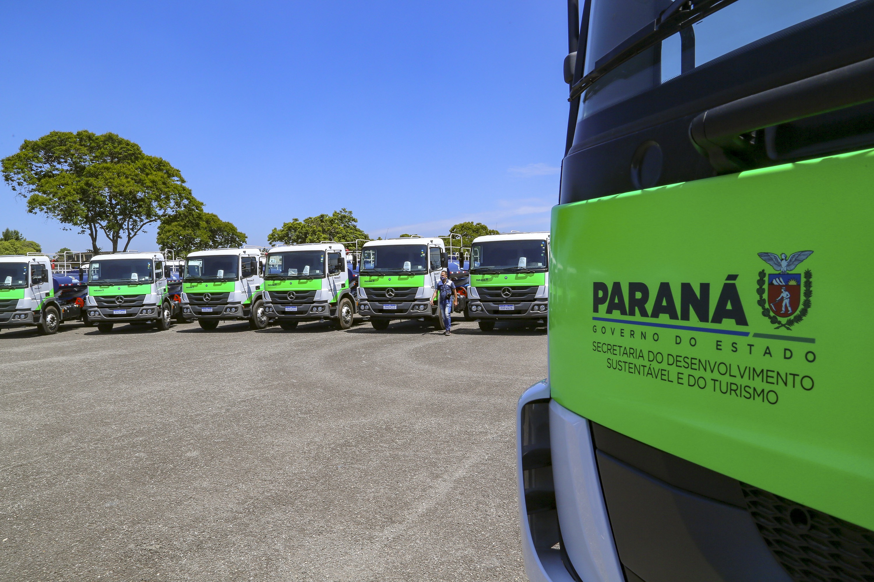 Esse novo lote de caminhões-pipa vai beneficiar 40 municípios. 