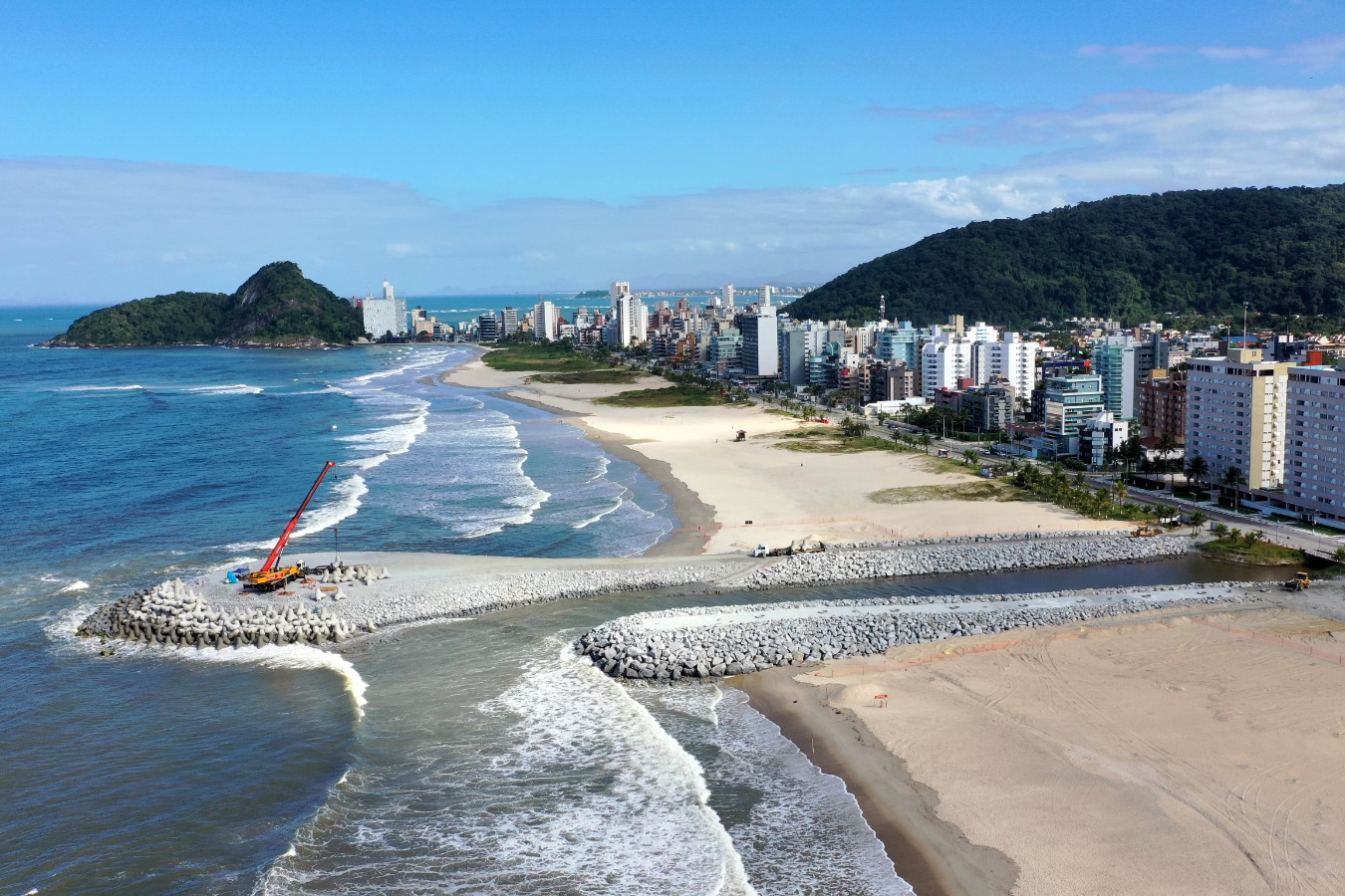 Com estruturas finalizadas, obras da Orla de Matinhos chegam a 86