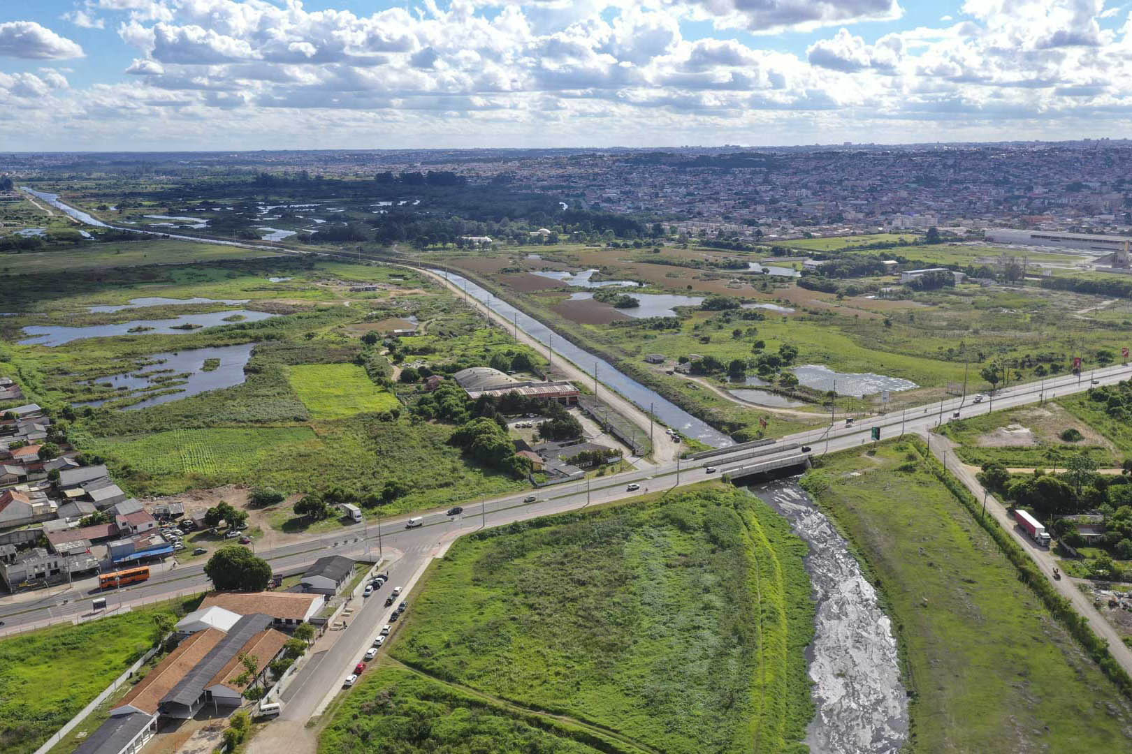 Foto aérea de bacia hidrográfica