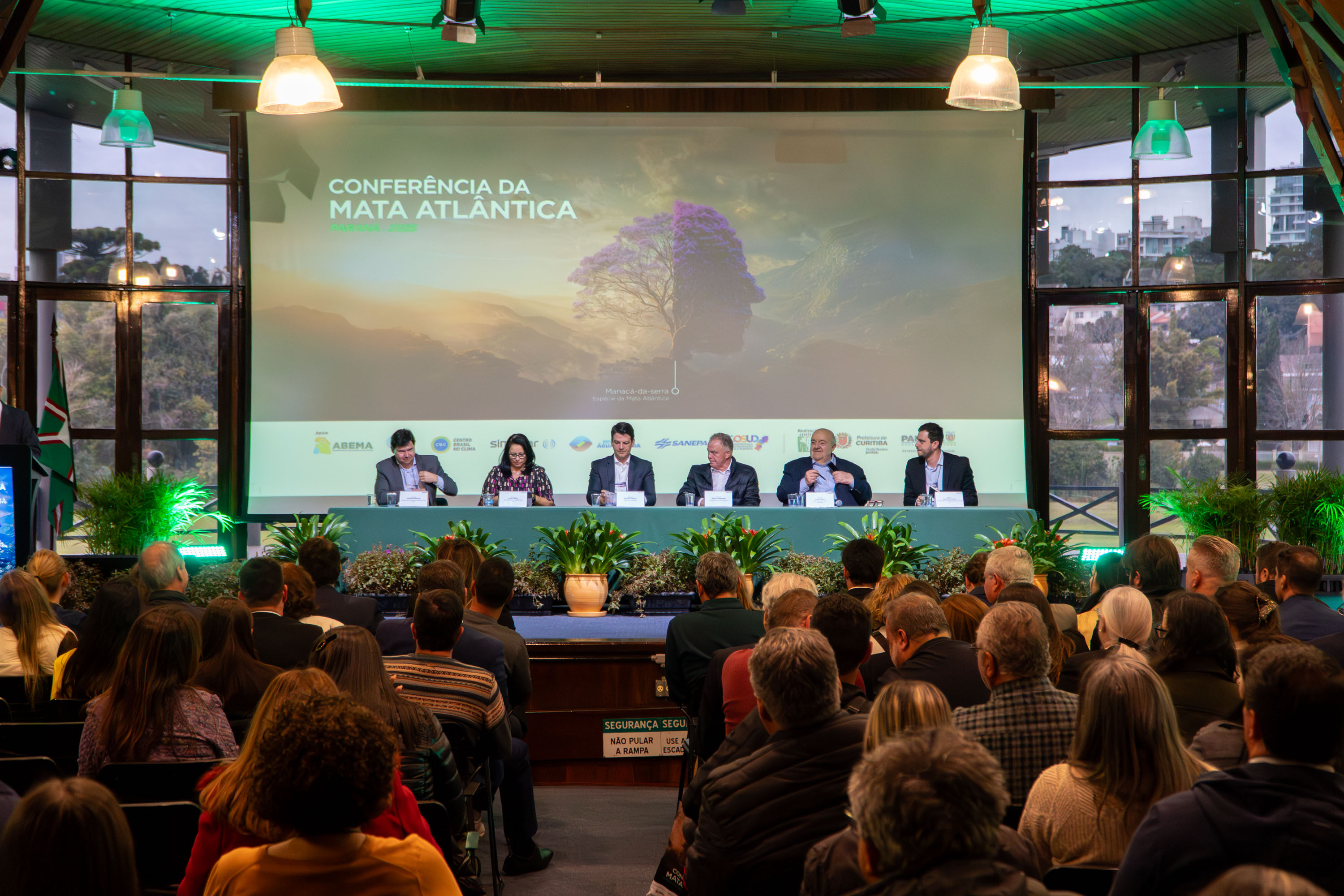 Foto de painel da Conferência da Mata Atlântica