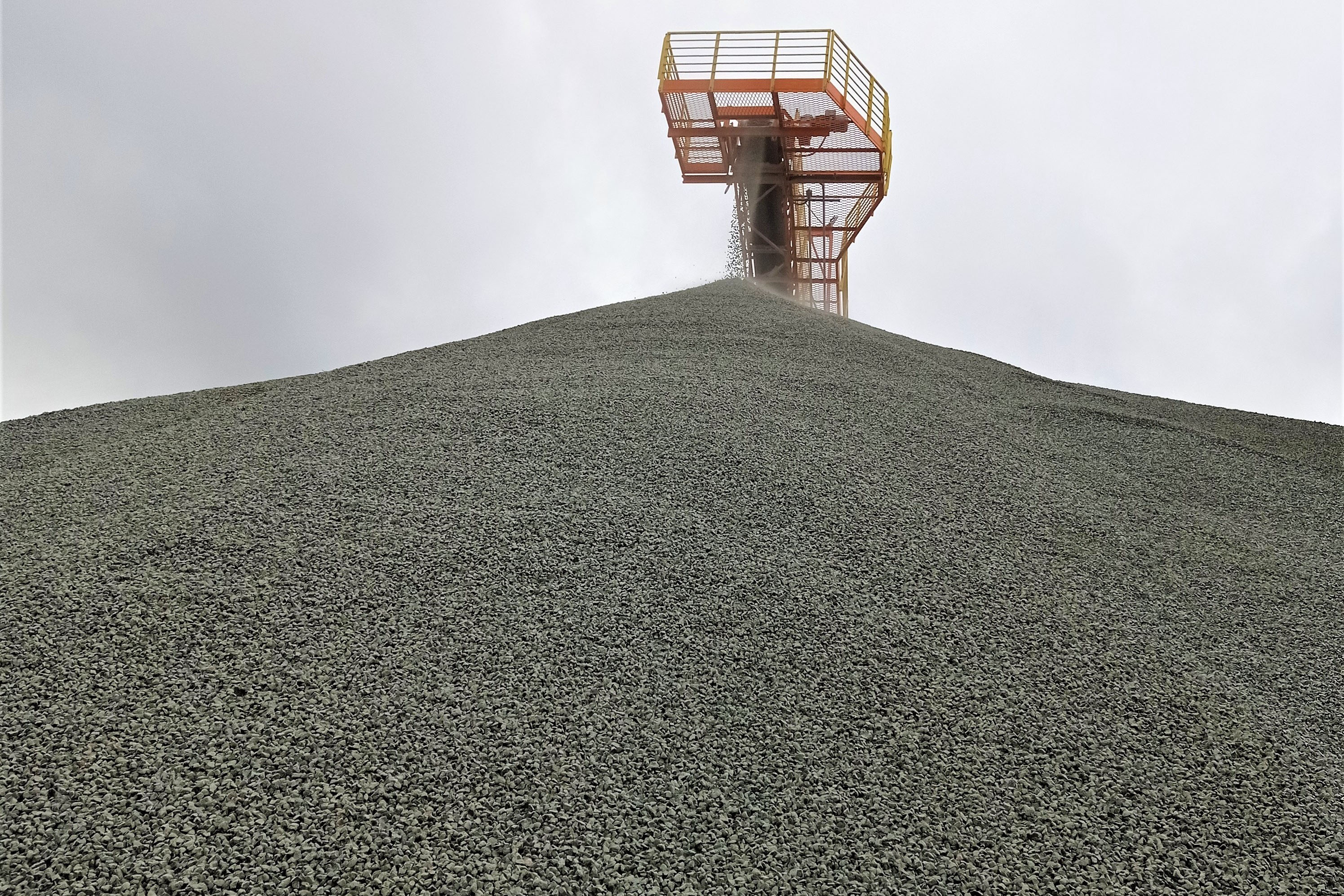 Produção mineral do Paraná bate recordes e alcança R$ 2,65 bilhões, aponta informe do IAT