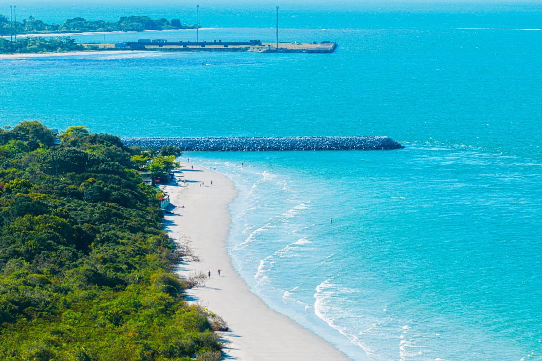 Foto de obras do Molhe de Pontal do Paraná