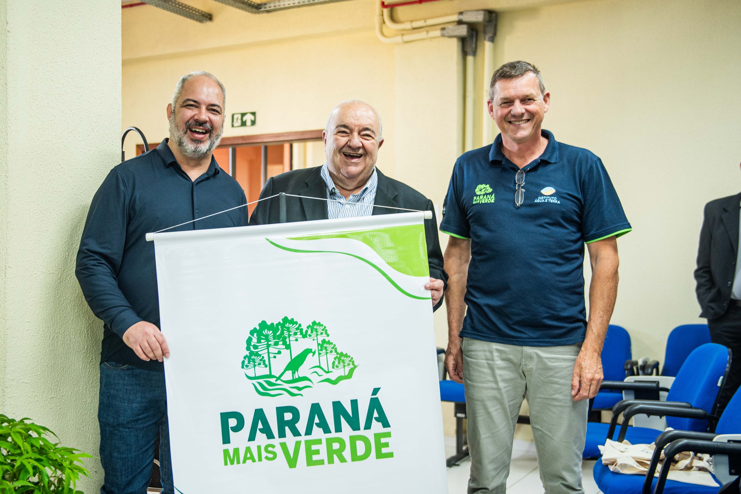 Estado entrega dez Planos de Manejo e mais 19 caminhonetes para ações ambientais