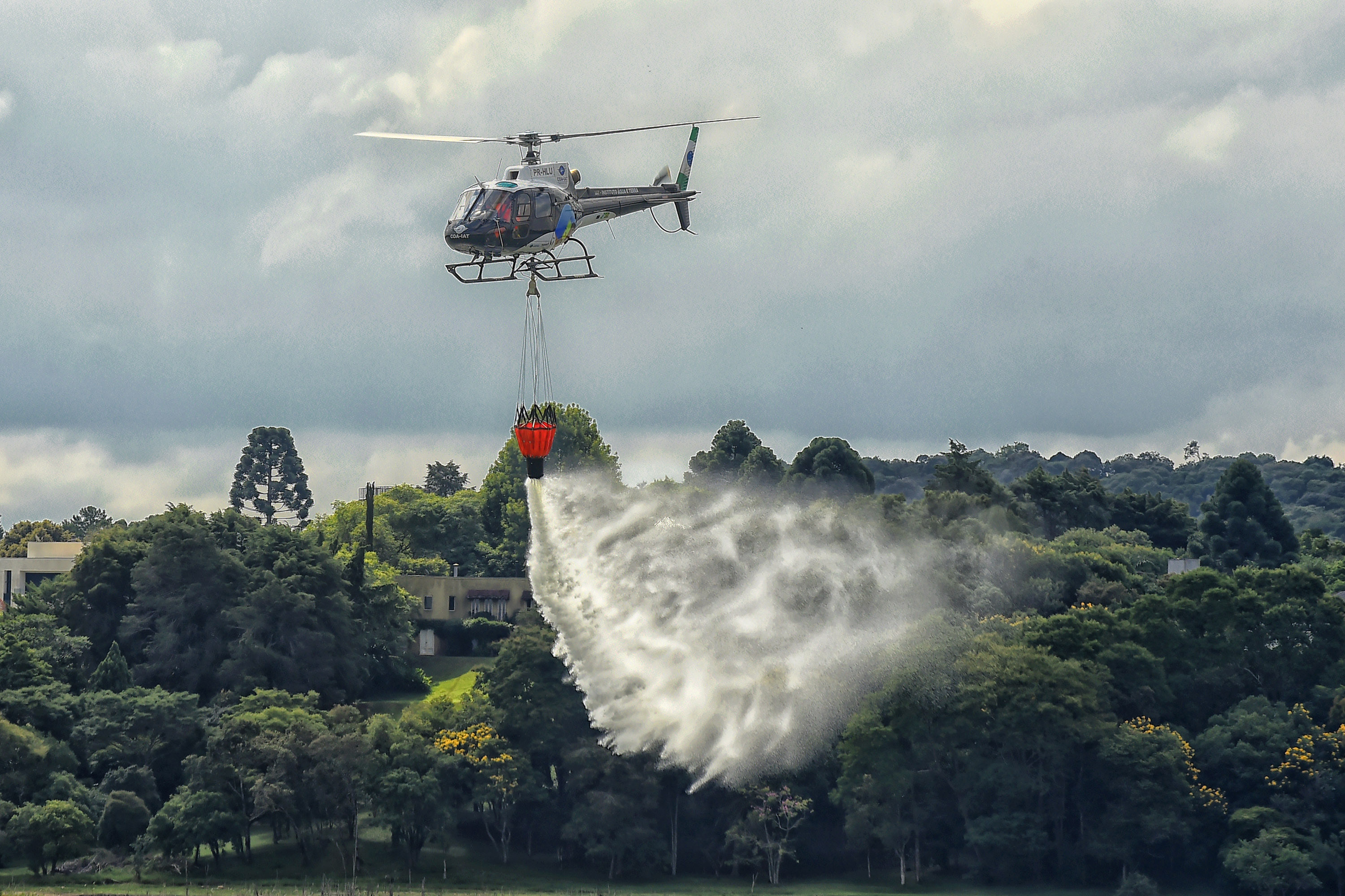 Foto de exercício de treinamento do IAT com helicóptero