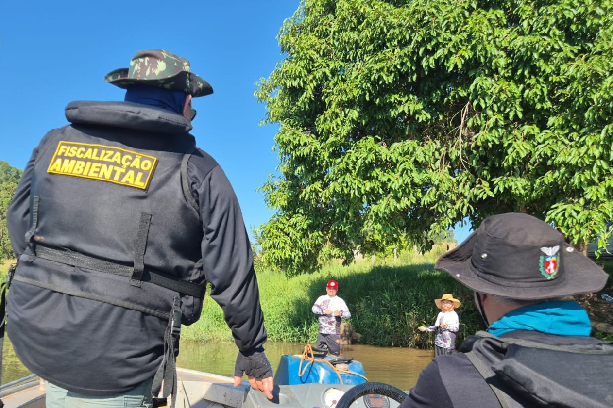 Foto de operação de fiscalização da Piracema do IAT