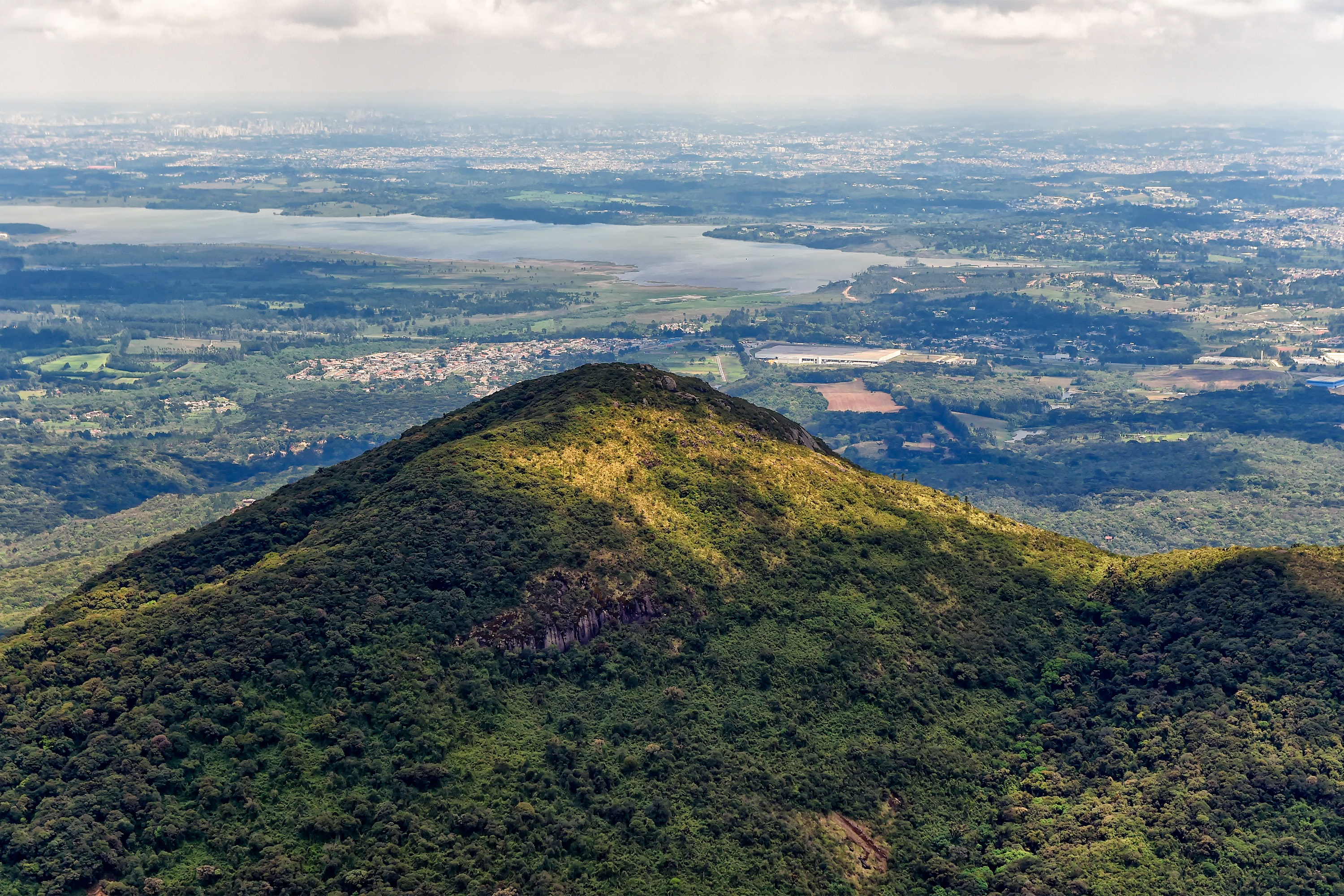 Foto de montanha do Paraná