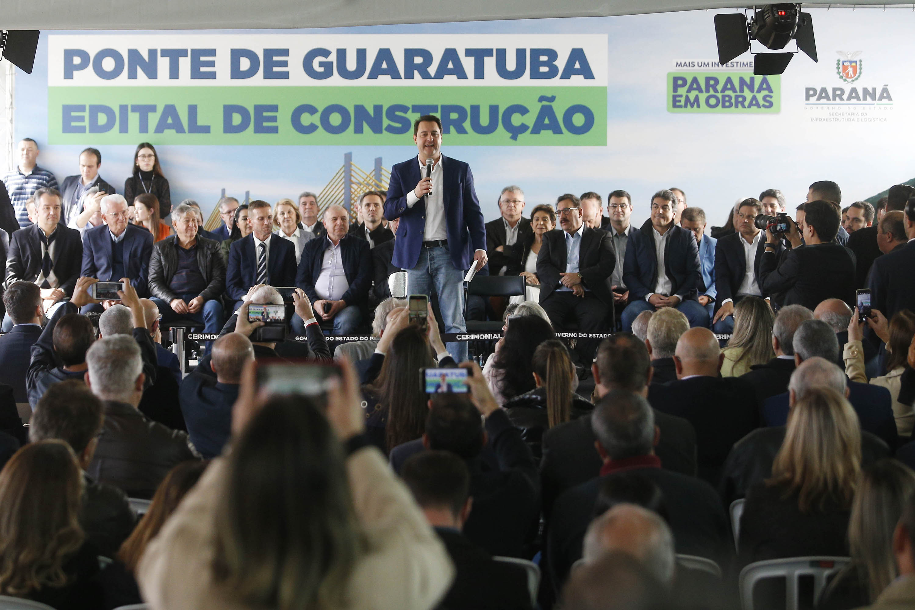 Foto de obras da Ponte de Guaratuba