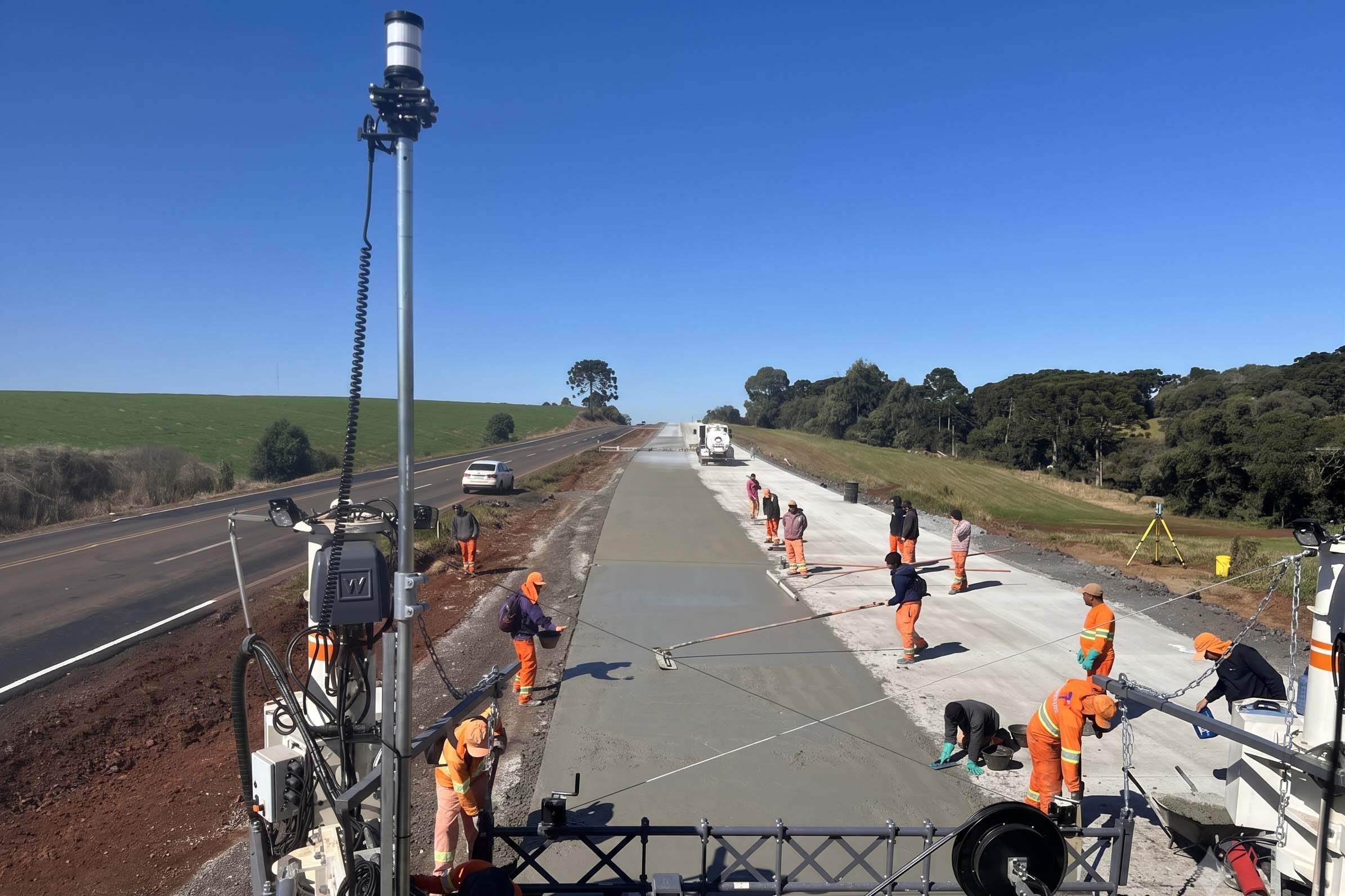 Foto de obras de duplicação de rodovia