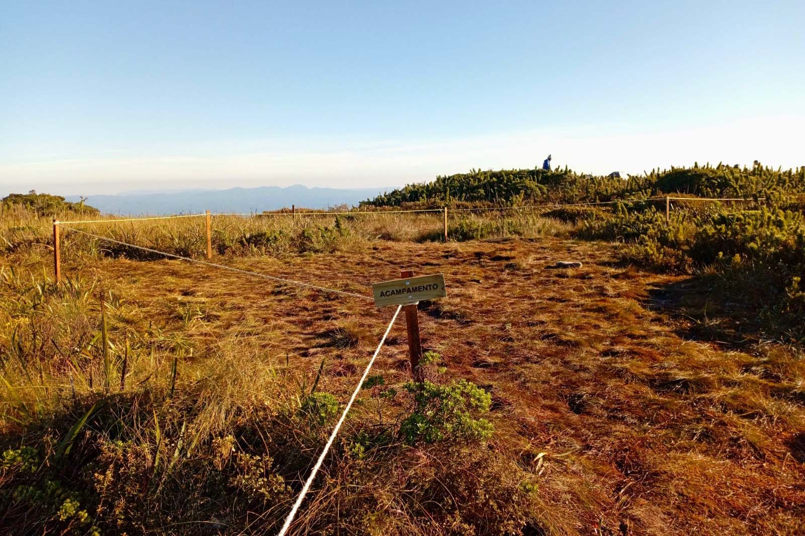 Foto de áreas cercadas do Parque Pico Paraná