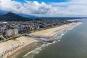 Obras de engorda da orla de Matinhos, no balneária Caiobá, no litoral paranaense.