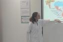 Professora dando aula