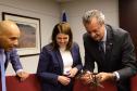 A missão internacional liderada pelo governador Carlos Massa Ratinho Junior iniciou nesta quinta-feira (20) sua agenda no Canadá com reuniões com representantes do governo da província de Quebec para buscar novas parcerias nas áreas de tecnologia, sustentabilidade e energia renovável.