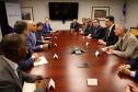 A missão internacional liderada pelo governador Carlos Massa Ratinho Junior iniciou nesta quinta-feira (20) sua agenda no Canadá com reuniões com representantes do governo da província de Quebec para buscar novas parcerias nas áreas de tecnologia, sustentabilidade e energia renovável.