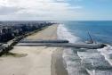 Trator na construção da praia