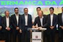 Curitiba, 18 de setembro de 2023 - O governador Carlos Massa Ratinha Jr., ao lado do ministro da Integração e do Desenvolvimento Regional, Waldez Góes, e do diretor da Agência Nacional das Águas, Felipe de Mello S. Cunha, assina o Termo de Adesão ao Pacto pela Governança da Água.