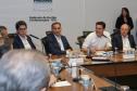 Curitiba, 18 de setembro de 2023 - O governador Carlos Massa Ratinha Jr., ao lado do ministro da Integração e do Desenvolvimento Regional, Waldez Góes, e do diretor da Agência Nacional das Águas, Felipe de Mello S. Cunha, assina o Termo de Adesão ao Pacto pela Governança da Água.