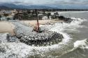 Espigão da orla em construção