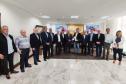 Os governadores do Paraná, Carlos Massa Ratinho Junior, e de Santa Catarina, Jorginho Melo, estabeleceram nesta segunda-feira (20), em reunião no Palácio Iguaçu, um grupo de trabalho para estudar as melhores formas de minimizar os efeitos das cheias do Rio Iguaçu, que afetam os dois estados.