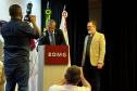 Diretor-presidente do IAT em solenidade com os presentes