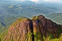 Foto aérea de montanha