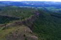 Foto aérea de montanha