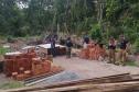 FISCAIS EM ÁREA DESMATADA
