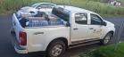 Fotos de caminhonetes carregadas com produtos doados