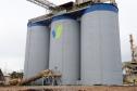 Fotos de silos de armazenamento de produtos de mineração
