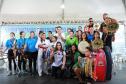 GOVERNADOR POSANDO COM ESPORTISTAS