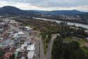 RIO EM PERÍMETRO URBANO VISTO DE CIMA