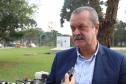 secretario everton sendo entrevistado