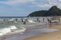 Foto de banhistas em praia