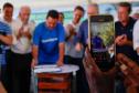 Foto do governador e autoridades em evento de anúncio