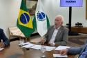 Foto de vice-governador, secretário do desenvolvimento sustentável e diretores da Sedest em reunião