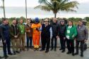 Foto de autoridades durante cerimônia da nova orla de Pontal
