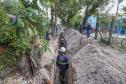 Foto de visita de autoridades a obras da Ilha do Mel