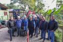 Foto de visita de autoridades a obras da Ilha do Mel