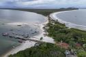 Com saneamento e inovações no acesso, Ilha do Mel ganha mais turistas e já projeta o futuro