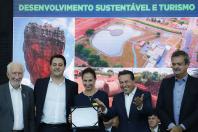 O governador Carlos Massa Ratinho Junior anunciou nesta terça um grande pacote de investimentos em ações ambientais e desenvolvimento sustentável
