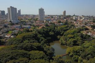 Com Parques Urbanos, 60 municípios do Paraná evitam problemas com erosão - Nesta semana, o secretário Everton Souza acompanhou o andamento das obras nas cidades de Arapongas - foto -, (Norte) e Boa Ventura do São Roque (Centro-Oeste) - curitiba, 27/05/2022