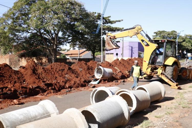 Obra de drenagem urbana