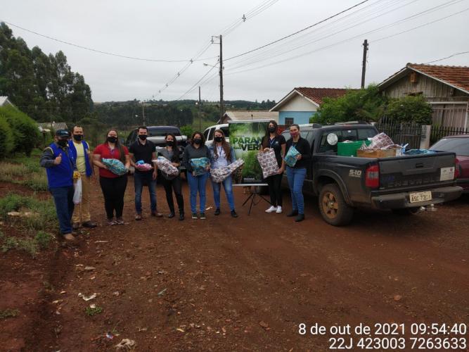 Entrega de brinquedos a crianças do Paraná Piá