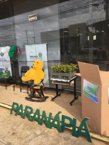 Entrega de brinquedos a crianças do Paraná Piá