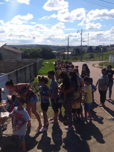 Entrega de brinquedos a crianças do Paraná Piá