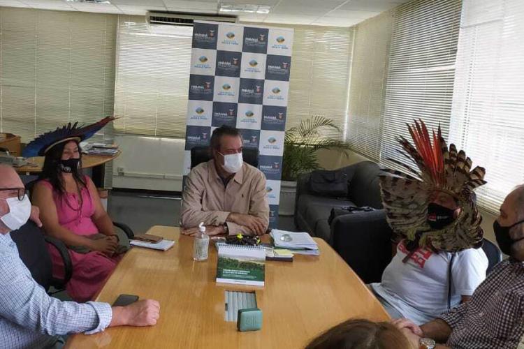 Reunião com indígenas