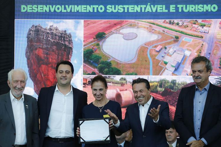 O governador Carlos Massa Ratinho Junior anunciou nesta terça um grande pacote de investimentos em ações ambientais e desenvolvimento sustentável
