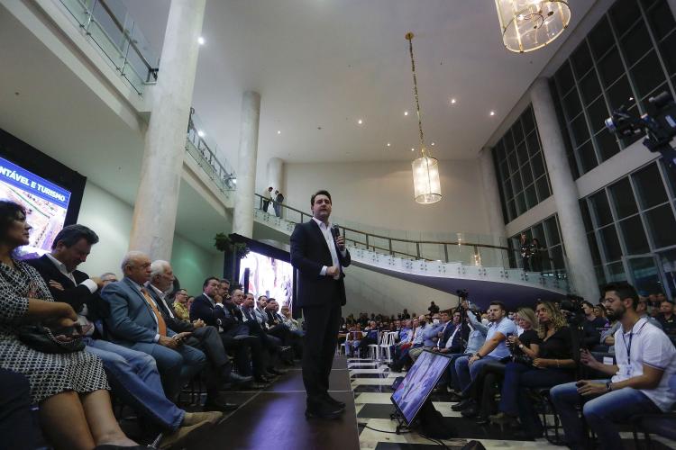 O governador Carlos Massa Ratinho Junior anunciou nesta terça um grande pacote de investimentos em ações ambientais e desenvolvimento sustentável