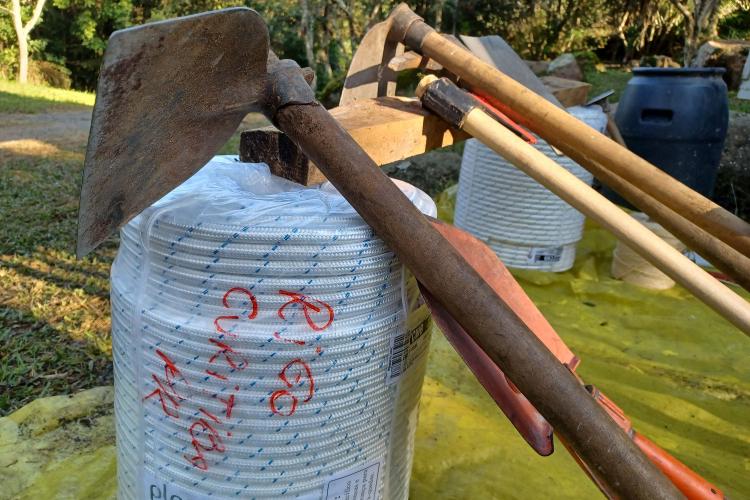 Manutenção das trilhas do Pico Paraná marcam início das atividades educativas da Semana do Meio Ambiente no Estado