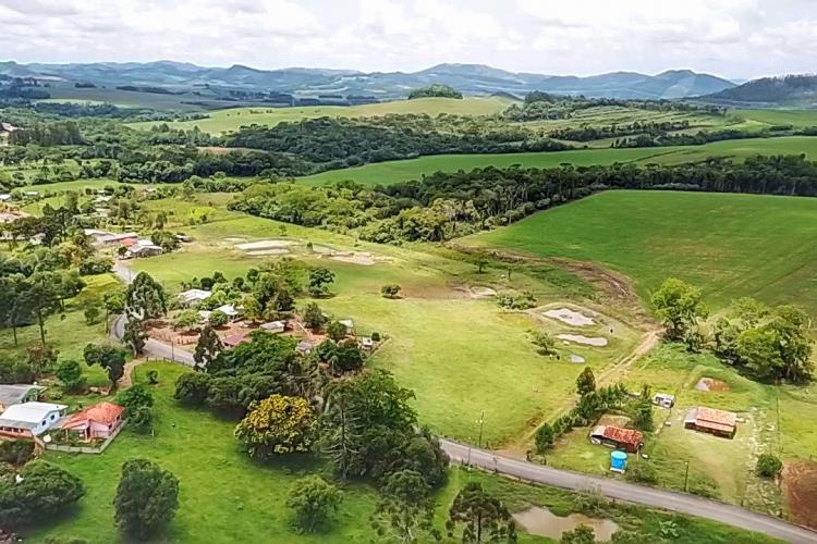 Estado regulariza imovéis de 88 famílias rurais e em áreas urbanas de Ivaí