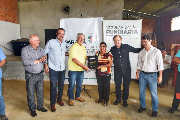 Estado regulariza imovéis de 88 famílias rurais e em áreas urbanas de Ivaí